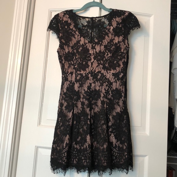 Raw edge lace v-neck mini dress with blush lining - Picture 5 of 5